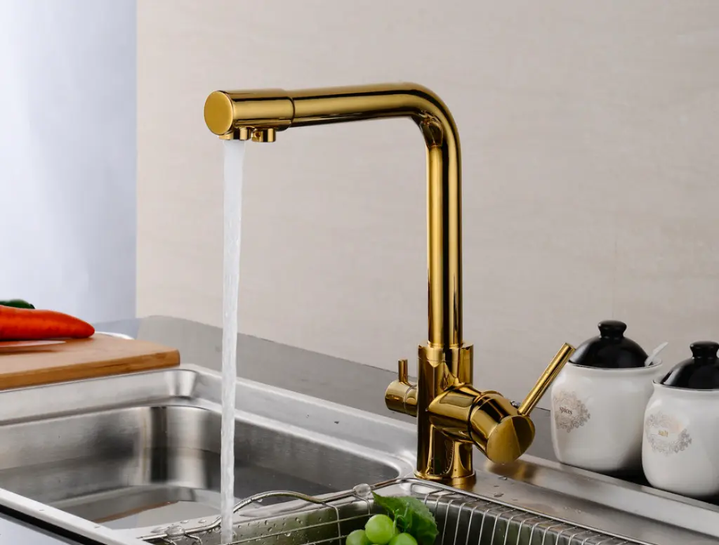 3 Way Mixer in Kitchen Gold L.webp